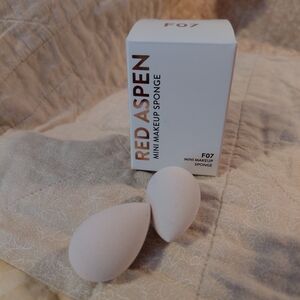 Red Aspen Mini Makeup Sponge Set - Cream